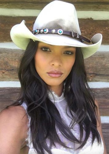 52 Tallest Models in the Fashion Industry of All Time - Glowsly