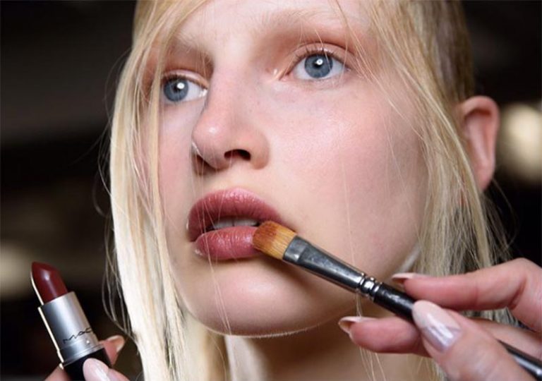How to Make Any Lipstick Matte: 4 DIY Ways to Mattify Lipstick - Glowsly