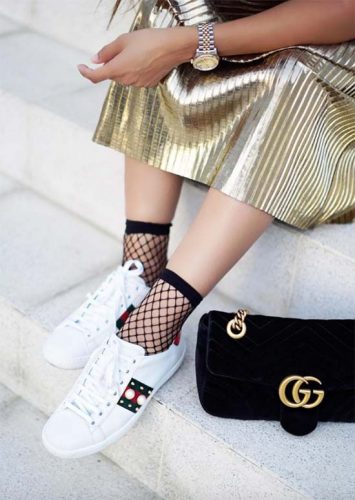 How to Wear Fishnet Tights and Socks Like a '90s Fashion Star - Glowsly