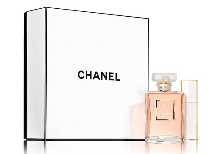 Christmas Makeup Gifts for Beauty Lovers: Chanel Coco Mademoiselle Twist & Spray Set