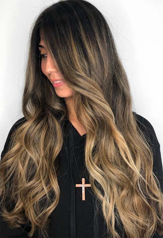 Summer Hair Colors Ideas & Trends: Balayaged Blonde & Brown Hair Color