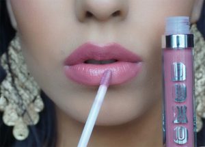 Lip Plumping Gloss Guide: How to Use Lip Plumpers - Glowsly