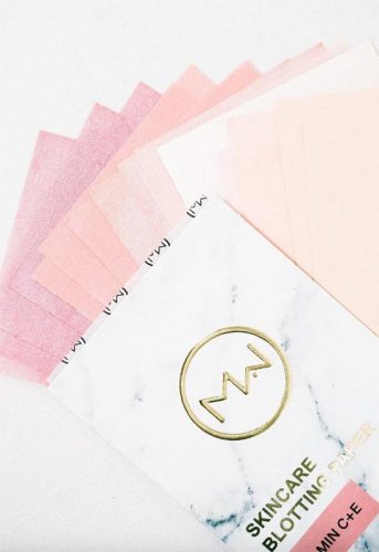 What Are Blotting Papers Good for & How to Use Them?