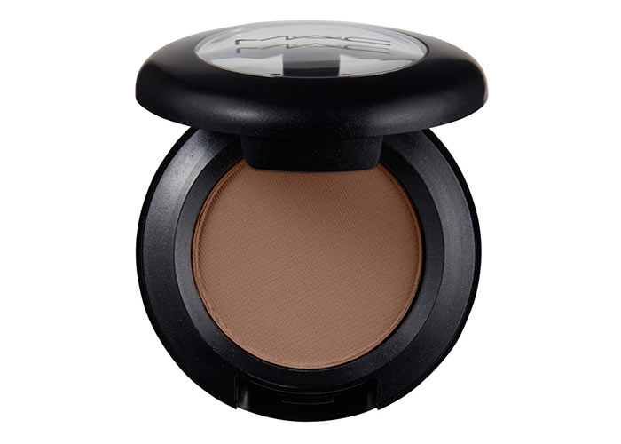 Best Makeup Products to Fake Freckles: MAC Eyeshadow in Espresso