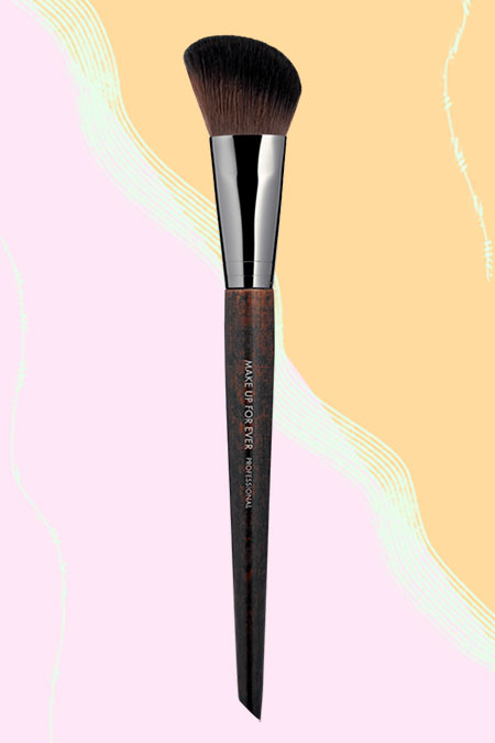 Types of Makeup Brushes: Angled Powder Brush 