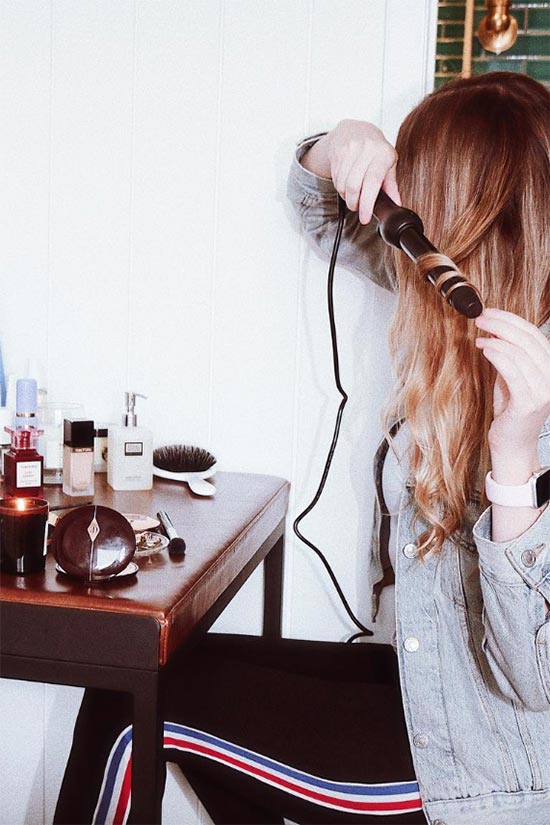 How to Curl Hair with a Curling Wand