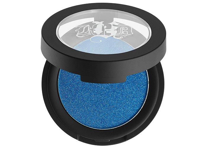 Pantone Color of the Year 2020: Classic Blue Kat Von D Metal Crush Eyeshadow in Paranoid