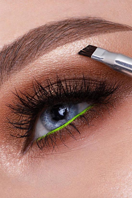 Tips for Using an Eyebrow Brush