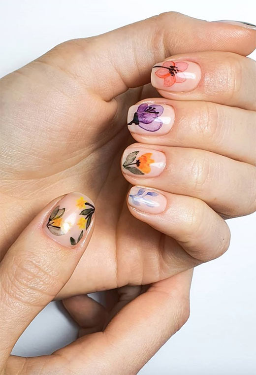 Flower Nail Designs: Pretty Flower Nails