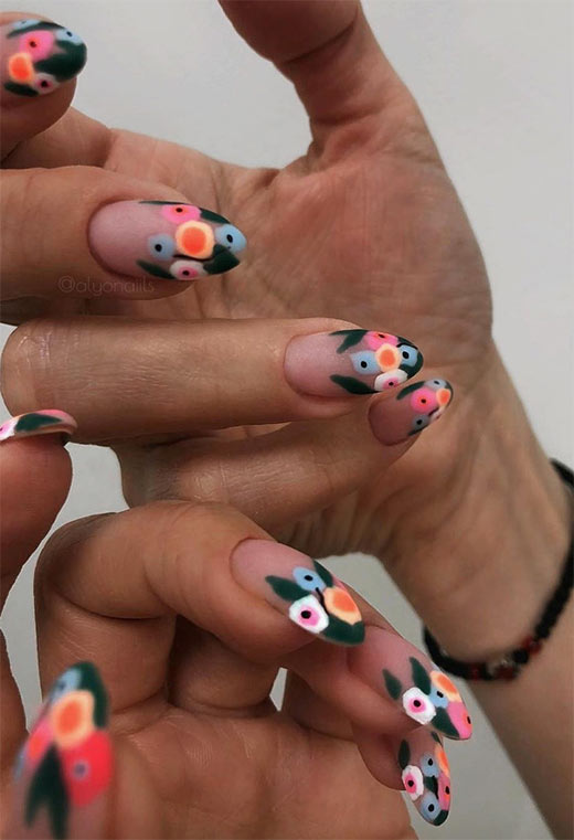 Flower Nail Designs: Pretty Flower Nails