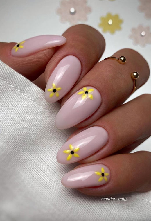 Flower Nail Designs: Pretty Flower Nails