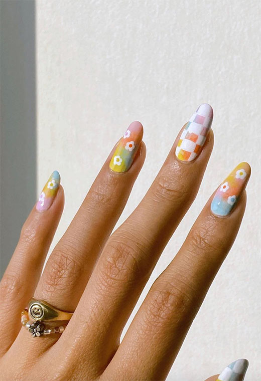 Flower Nail Designs: Pretty Flower Nails