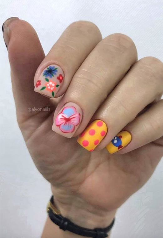 Flower Nail Designs: Pretty Flower Nails