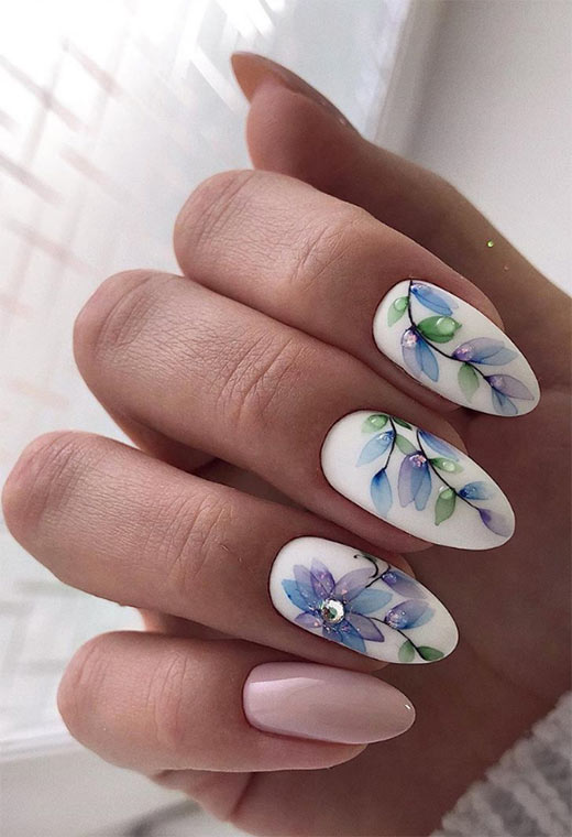 Flower Nail Designs: Pretty Flower Nails