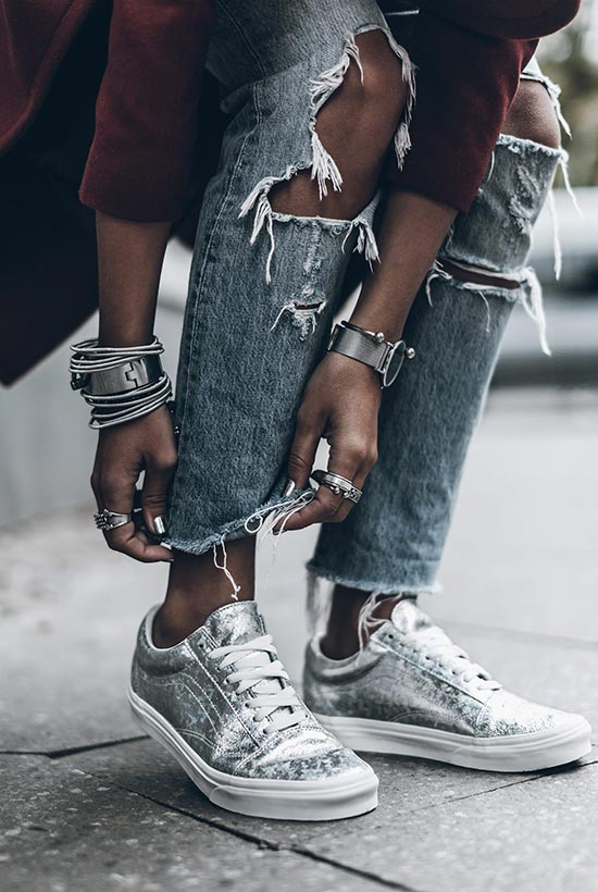Tips for Wearing Silver Shoes