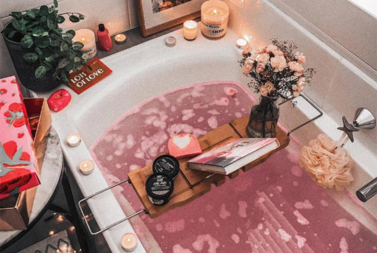 How to Use a Bath Bomb? Tips & FAQs Glowsly