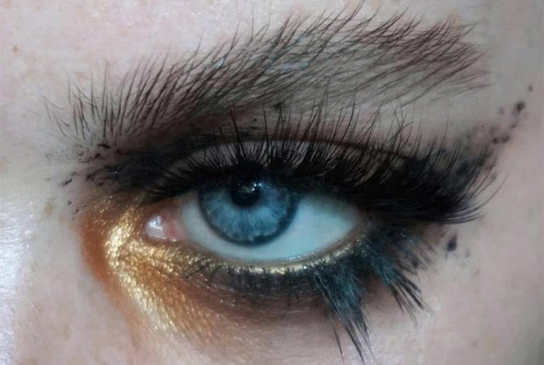 How to Use a Heated Eyelash Curler? Glowsly