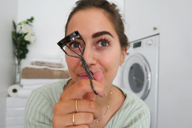 Using Eyelash Curlers